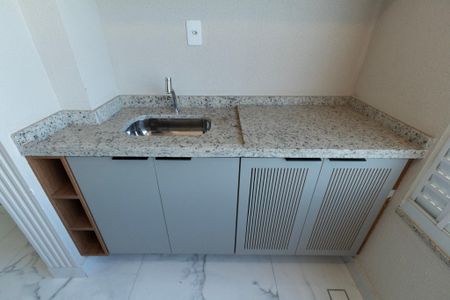 Apartamento para alugar com 61m², 2 quartos e 1 vaga Apartamento para alugar com 61m², 2 quartos e 1 vagaVaranda