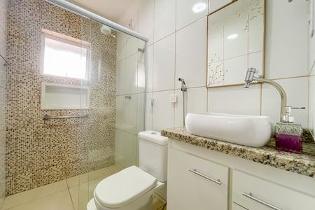 Banheiro de casa para alugar com 1 quarto, 70m² em Veloso, Osasco