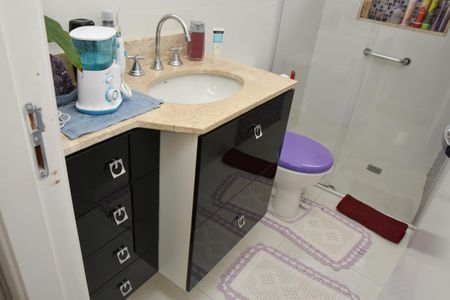 Casa de condomínio à venda com 87m², 3 quartos e 2 vagas Casa de condomínio à venda com 87m², 3 quartos e 2 vagasBanheiro da Suíte