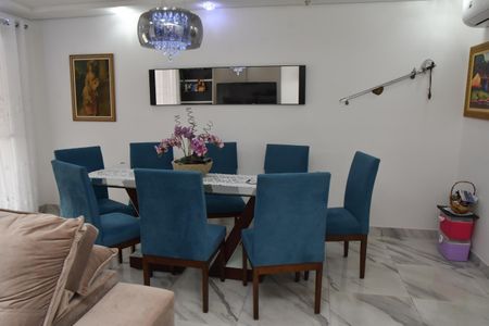 Casa de condomínio à venda com 87m², 3 quartos e 2 vagas Casa de condomínio à venda com 87m², 3 quartos e 2 vagasSala de Jantar