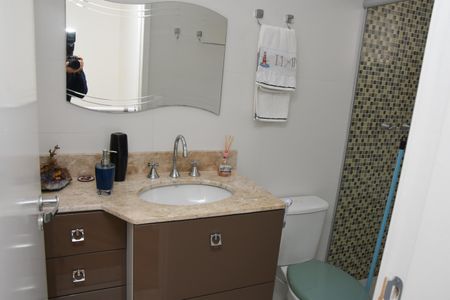 Casa de condomínio à venda com 87m², 3 quartos e 2 vagas Casa de condomínio à venda com 87m², 3 quartos e 2 vagasBanheiro Social