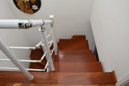 Escada de casa de condomínio à venda com 3 quartos, 87m² em Engordadouro, Jundiaí