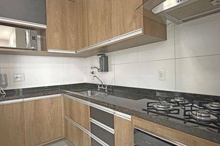 Apartamento para alugar com 82m², 2 quartos e 2 vagas Apartamento para alugar com 82m², 2 quartos e 2 vagasCozinha e Área de Serviço