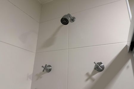Apartamento para alugar com 82m², 2 quartos e 2 vagas Apartamento para alugar com 82m², 2 quartos e 2 vagasBanheiro da Suíte