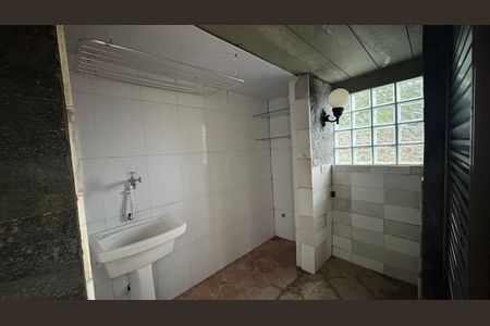 Área de Serviço de casa de condomínio para alugar com 3 quartos, 116m² em Quarteirão Ingelheim, Petrópolis