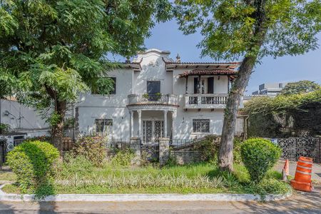 Fachada de casa à venda com 3 quartos, 487m² em Jardim Paulista, São Paulo