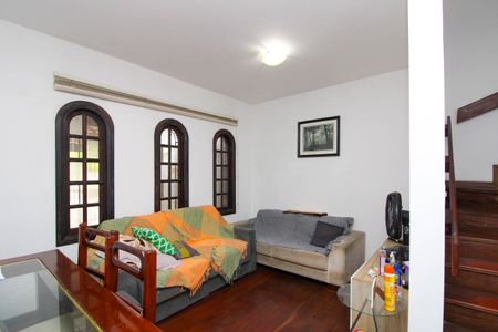 Sala de casa para alugar com 3 quartos, 86m² em Jardim Caner, Taboão da Serra