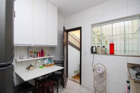 Cozinha  de casa para alugar com 3 quartos, 86m² em Jardim Caner, Taboão da Serra