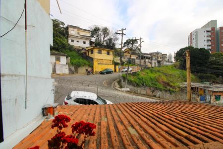 Vista Quarto 2 de casa para alugar com 3 quartos, 86m² em Jardim Caner, Taboão da Serra