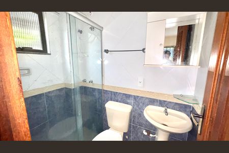 Banheiro do Quarto 1 de apartamento para alugar com 3 quartos, 116m² em Quarteirão Ingelheim, Petrópolis