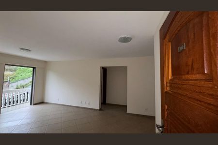 Apartamento para alugar com 3 quartos, 116m² em Quarteirão Ingelheim, Petrópolis