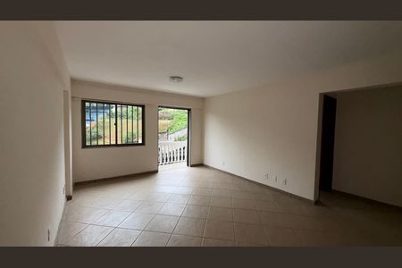 Sala de apartamento para alugar com 3 quartos, 116m² em Quarteirão Ingelheim, Petrópolis