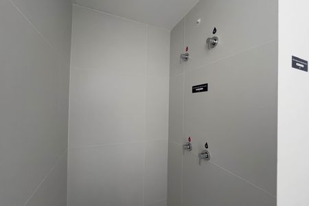 Apartamento à venda com 92m², 2 quartos e 1 vaga Apartamento à venda com 92m², 2 quartos e 1 vagaBanheiro