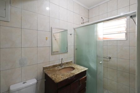 Banheiro de casa para alugar com 2 quartos, 70m² em Campanário, Diadema