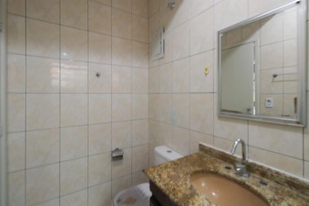 Banheiro de casa para alugar com 2 quartos, 70m² em Campanário, Diadema