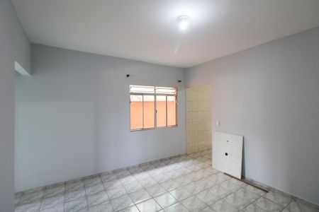 Casa para alugar com 70m², 2 quartos e sem vaga Casa para alugar com 70m², 2 quartos e sem vagaSala