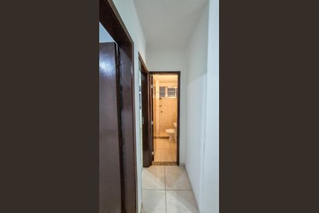 Corredor de apartamento à venda com 2 quartos, 46m² em Irajá, Rio de Janeiro