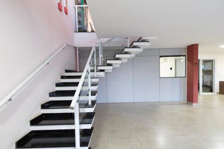 Casa de condomínio para alugar com 420m², 3 quartos e 4 vagas