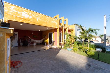 Casa de condomínio para alugar com 420m², 3 quartos e 4 vagas