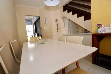 Casa de condomínio para alugar com 74m², 2 quartos e 1 vaga Casa de condomínio para alugar com 74m², 2 quartos e 1 vagaSala