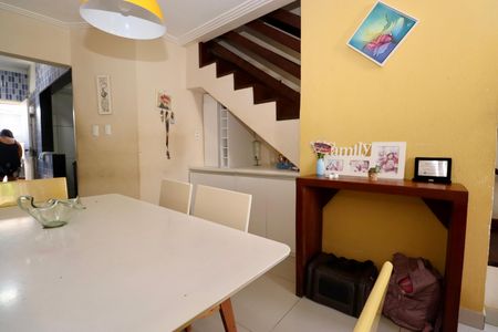 Sala de casa de condomínio para alugar com 2 quartos, 74m² em Stella Maris, Salvador