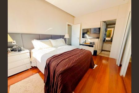 Apartamento à venda com 4 quartos, 147m² em Belvedere, Belo Horizonte
