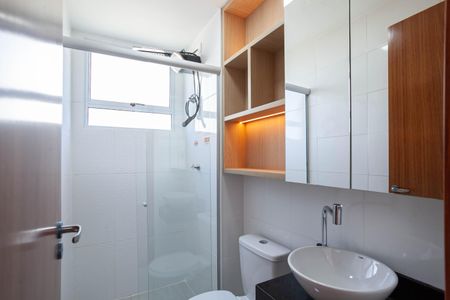 Apartamento para alugar com 65m², 2 quartos e 1 vagaBanheiro social 