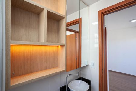 Apartamento para alugar com 65m², 2 quartos e 1 vagaBanheiro social 
