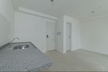 Cozinha de kitnet/studio à venda com 1 quarto, 24m² em Vila Congonhas, São Paulo