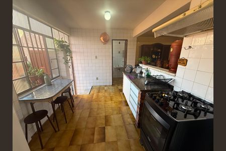 Casa para alugar com 4 quartos, 230m² em Alto Caiçaras, Belo Horizonte