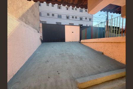 Garagem de casa para alugar com 4 quartos, 230m² em Alto Caiçaras, Belo Horizonte