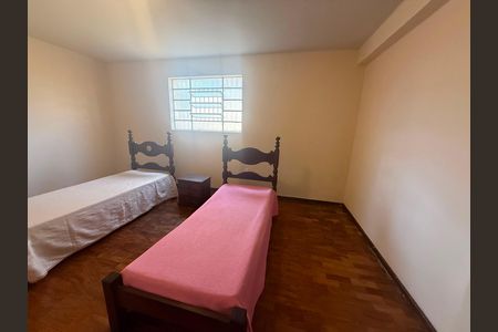 Casa para alugar com 230m², 4 quartos e 4 vagas Casa para alugar com 230m², 4 quartos e 4 vagasquarto 2
