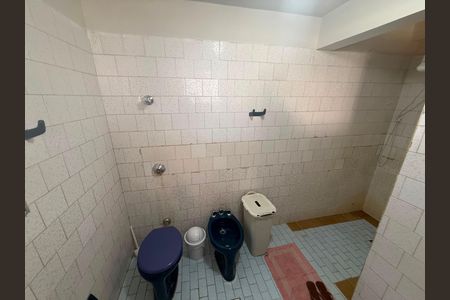 Casa para alugar com 230m², 4 quartos e 4 vagas Casa para alugar com 230m², 4 quartos e 4 vagasbanheiro 2