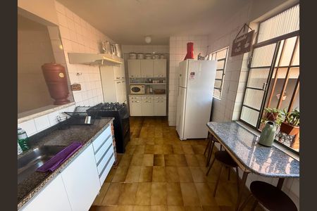 Cozinha de casa para alugar com 4 quartos, 230m² em Alto Caiçaras, Belo Horizonte