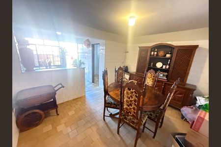 Casa para alugar com 230m², 4 quartos e 4 vagas Casa para alugar com 230m², 4 quartos e 4 vagassala 2