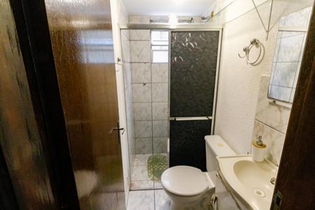 Banheiro de apartamento para alugar com 3 quartos, 64m² em Parque Munhoz, São Paulo
