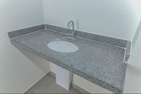 Banheiro de kitnet/studio à venda com 1 quarto, 25m² em Vila Congonhas, São Paulo