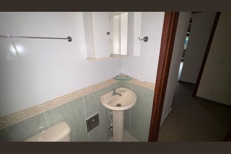 Apartamento para alugar com 116m², 2 quartos e 1 vaga Apartamento para alugar com 116m², 2 quartos e 1 vagaBanheiro do Quarto 2