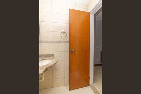 Apartamento para alugar com 244m², 4 quartos e 1 vaga Apartamento para alugar com 244m², 4 quartos e 1 vagaBanheiro da Suíte 1
