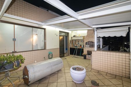 Apartamento para alugar com 244m², 4 quartos e 1 vaga Apartamento para alugar com 244m², 4 quartos e 1 vagaTerraço