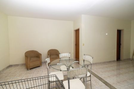 Apartamento para alugar com 244m², 4 quartos e 1 vaga Apartamento para alugar com 244m², 4 quartos e 1 vagaÁrea comum - Salão de festas
