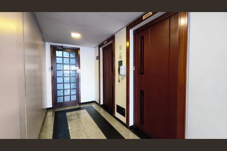 Elevador de apartamento para alugar com 3 quartos, 81m² em Vila Mariana, São Paulo