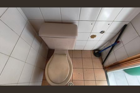 Banheiro de serviço de apartamento para alugar com 3 quartos, 81m² em Vila Mariana, São Paulo