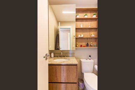 Apartamento à venda com 72m², 2 quartos e 1 vaga Apartamento à venda com 72m², 2 quartos e 1 vagaBanheiro da Suíte 2