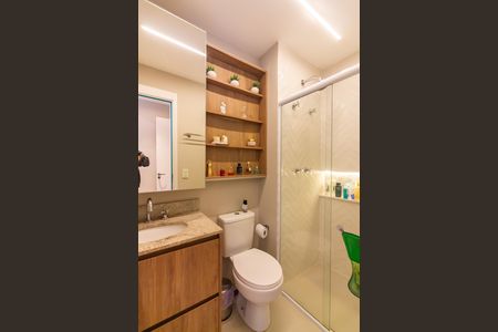 Apartamento à venda com 72m², 2 quartos e 1 vaga Apartamento à venda com 72m², 2 quartos e 1 vagaBanheiro da Suíte 2