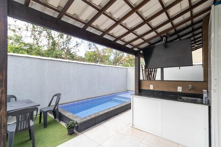 Casa à venda com 180m², 2 quartos e 1 vaga Casa à venda com 180m², 2 quartos e 1 vagaÁrea externa