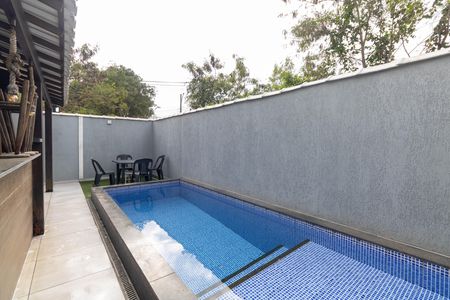 Casa à venda com 180m², 2 quartos e 1 vaga Casa à venda com 180m², 2 quartos e 1 vagaÁrea externa