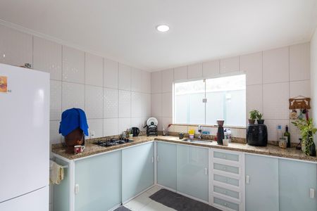Casa à venda com 180m², 2 quartos e 1 vaga Casa à venda com 180m², 2 quartos e 1 vagaCozinha e Área de Serviço