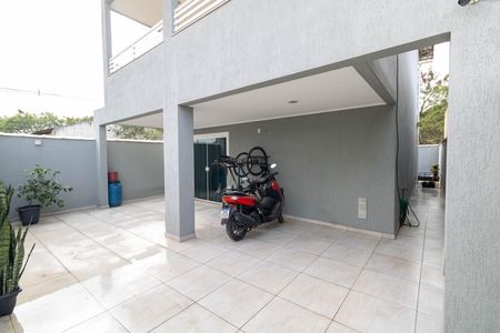 Garagem de casa à venda com 2 quartos, 180m² em Santa Cruz , Rio de Janeiro