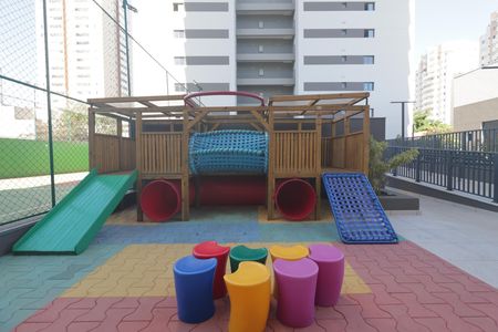 Apartamento à venda com 170m², 3 quartos e 2 vagasÁrea comum - Playground
